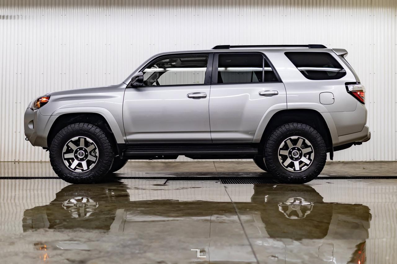 2021 Toyota 4Runner 4x4 TRD Off-Road Leather Roof Nav BCam Red Deer AB