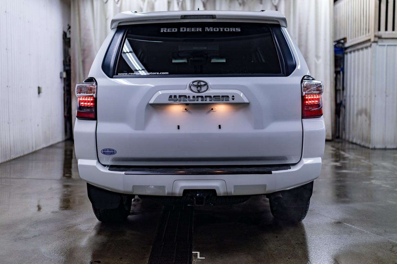 2021 Toyota 4Runner AWD SR5 Premium Leather Roof BCam Red Deer AB