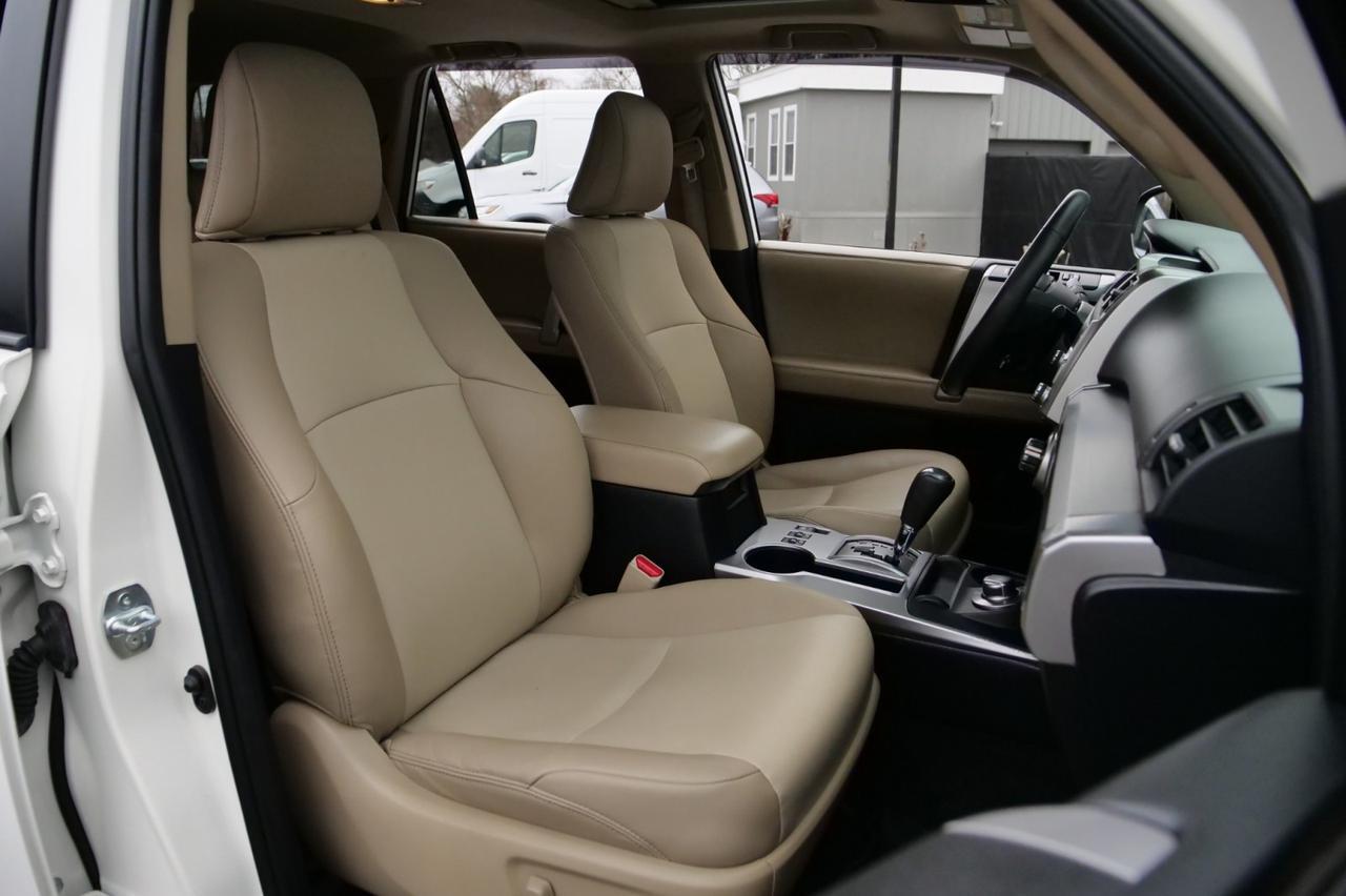 2021 Toyota 4Runner SR5 Premium / 4WD / Third Row / Sunroof! Lincolnton NC