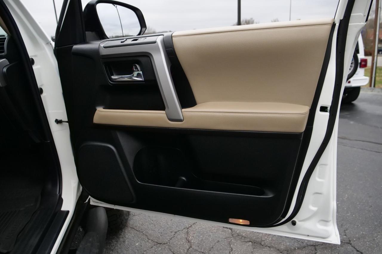 2021 Toyota 4Runner SR5 Premium / 4WD / Third Row / Sunroof! Lincolnton NC