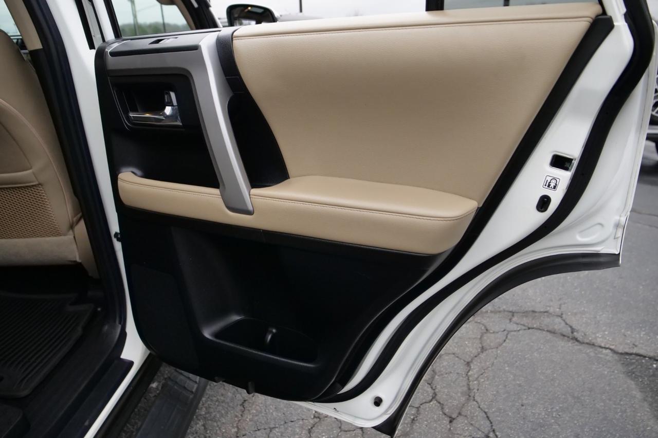 2021 Toyota 4Runner SR5 Premium / 4WD / Third Row / Sunroof! Lincolnton NC