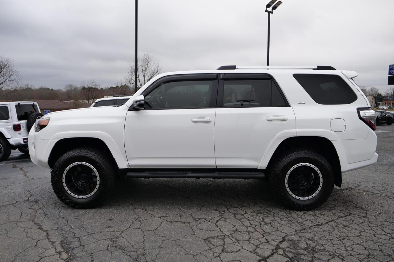 2021 Toyota 4Runner SR5 Premium / 4WD / Third Row / Sunroof! Lincolnton NC