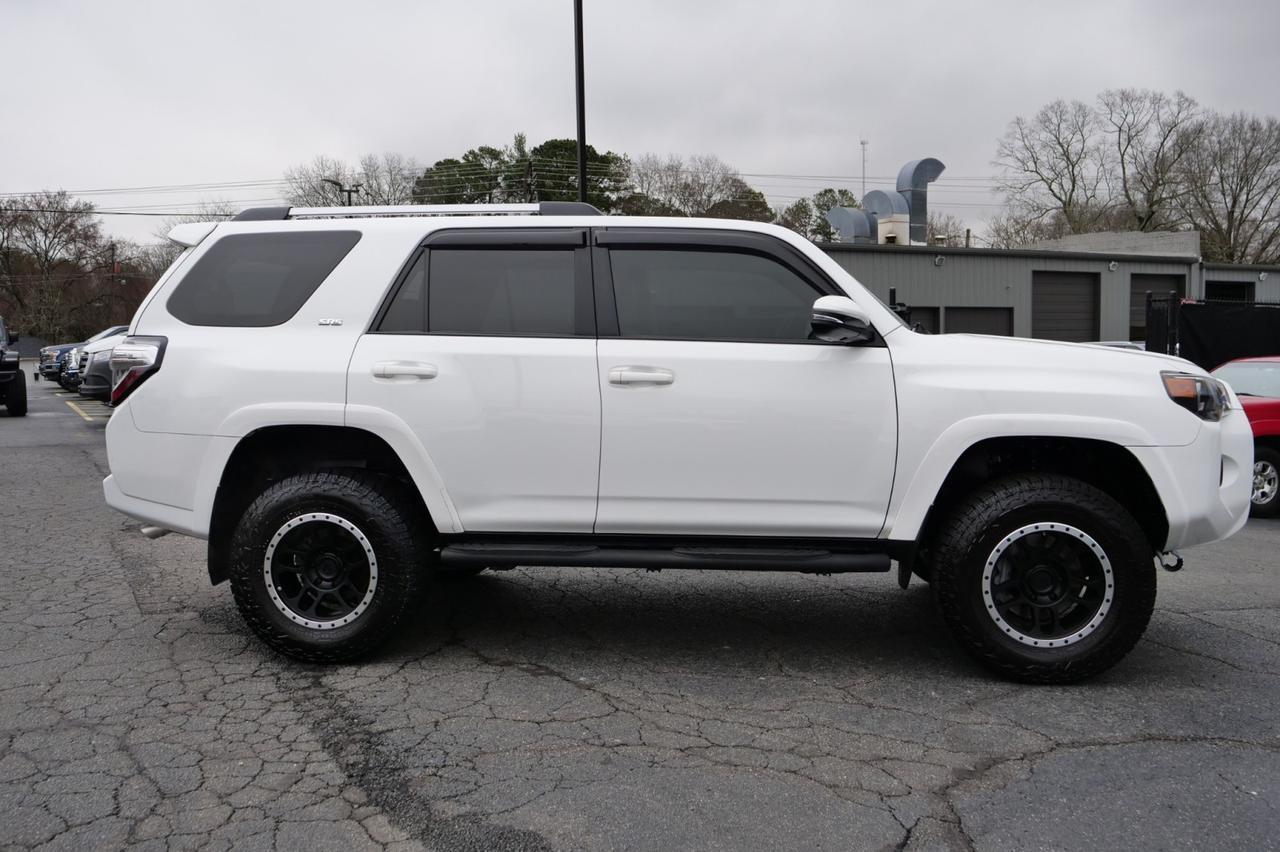 2021 Toyota 4Runner SR5 Premium / 4WD / Third Row / Sunroof! Lincolnton NC