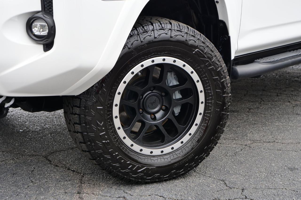 2021 Toyota 4Runner SR5 Premium / 4WD / Third Row / Sunroof! Lincolnton NC