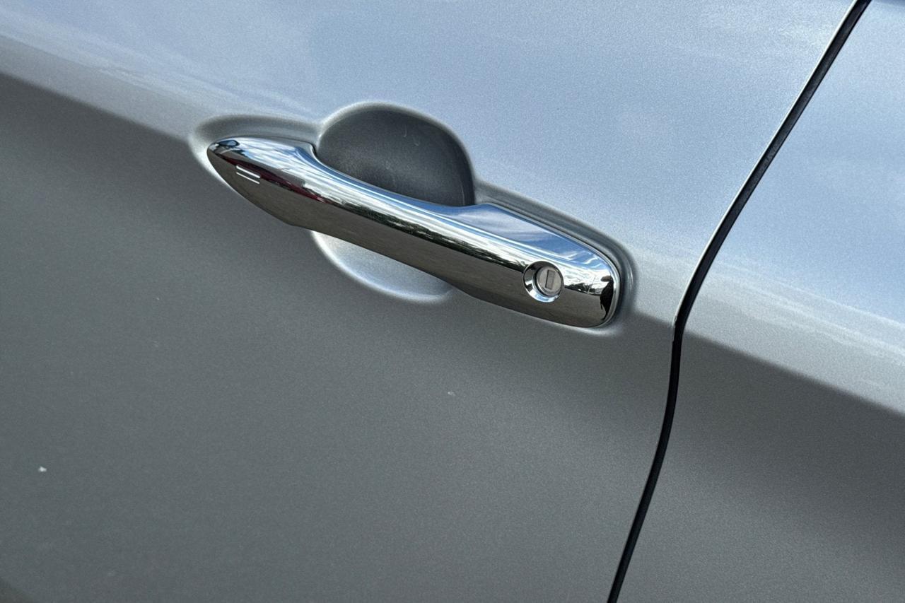 2021 Toyota Avalon Hybrid Limited Roseville CA