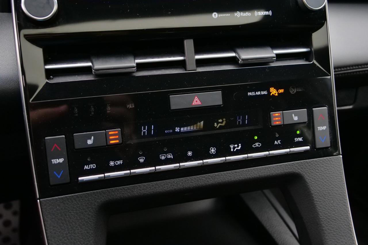 2021 Toyota Avalon Hybrid XSE / Heated Seats / Sunroof! Lincolnton NC