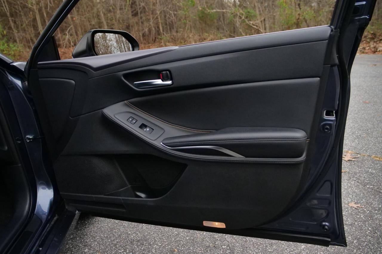 2021 Toyota Avalon Hybrid XSE / Heated Seats / Sunroof! Lincolnton NC