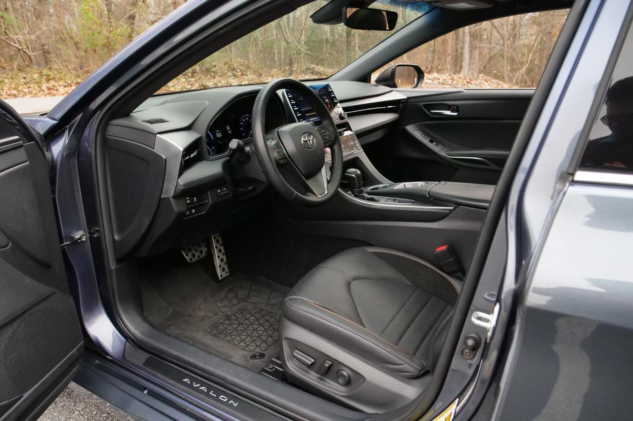 2021 Toyota Avalon Hybrid XSE / Heated Seats / Sunroof! Lincolnton NC