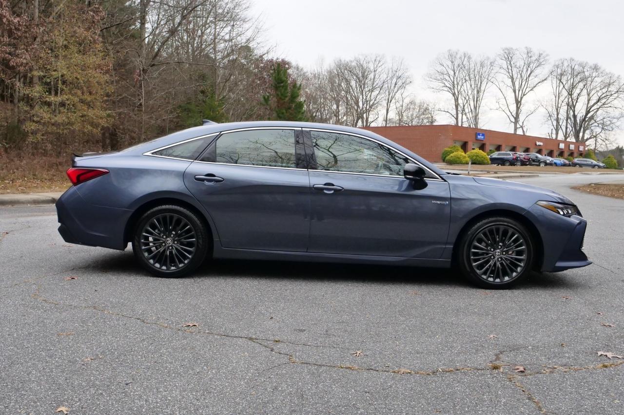 2021 Toyota Avalon Hybrid XSE / Heated Seats / Sunroof! Lincolnton NC