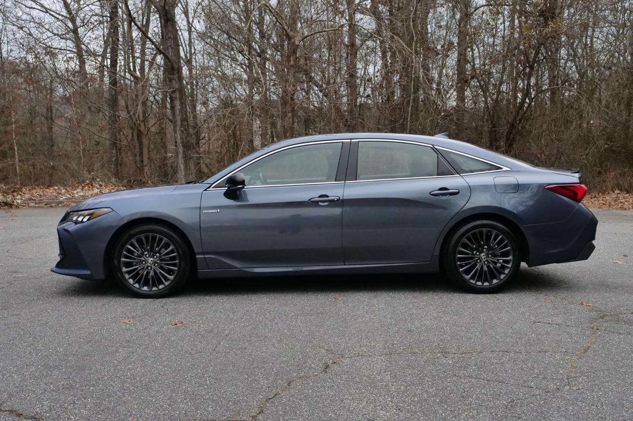 2021 Toyota Avalon Hybrid XSE / Heated Seats / Sunroof! Lincolnton NC