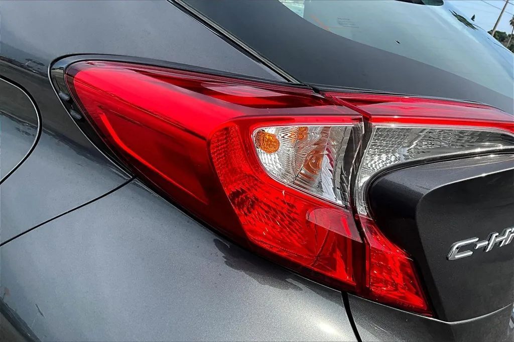 2021 Toyota C-HR LE Sport Utility 4D Maitland FL