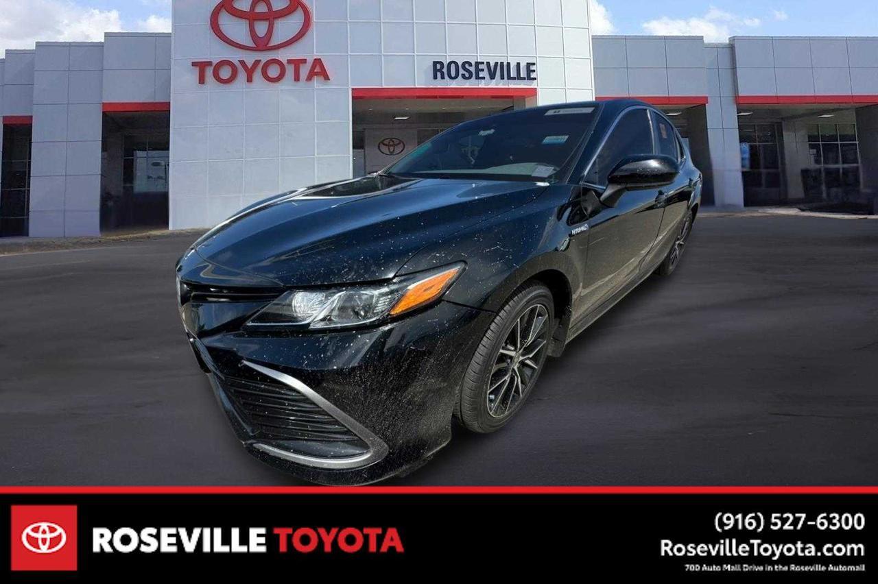 2021 Toyota Camry Hybrid LE