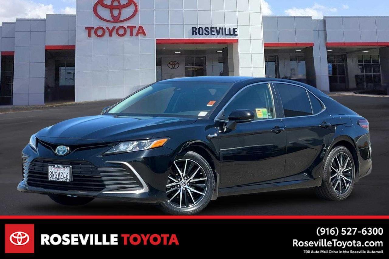 2021 Toyota Camry Hybrid LE