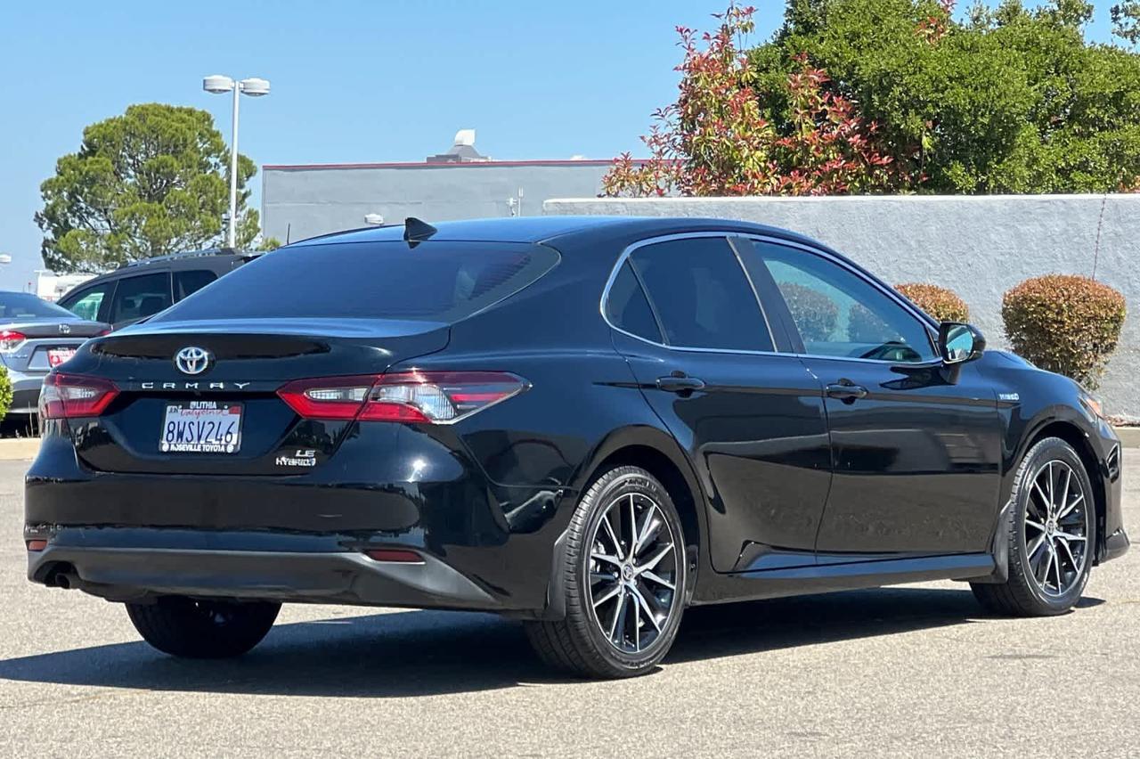 2021 Toyota Camry Hybrid LE