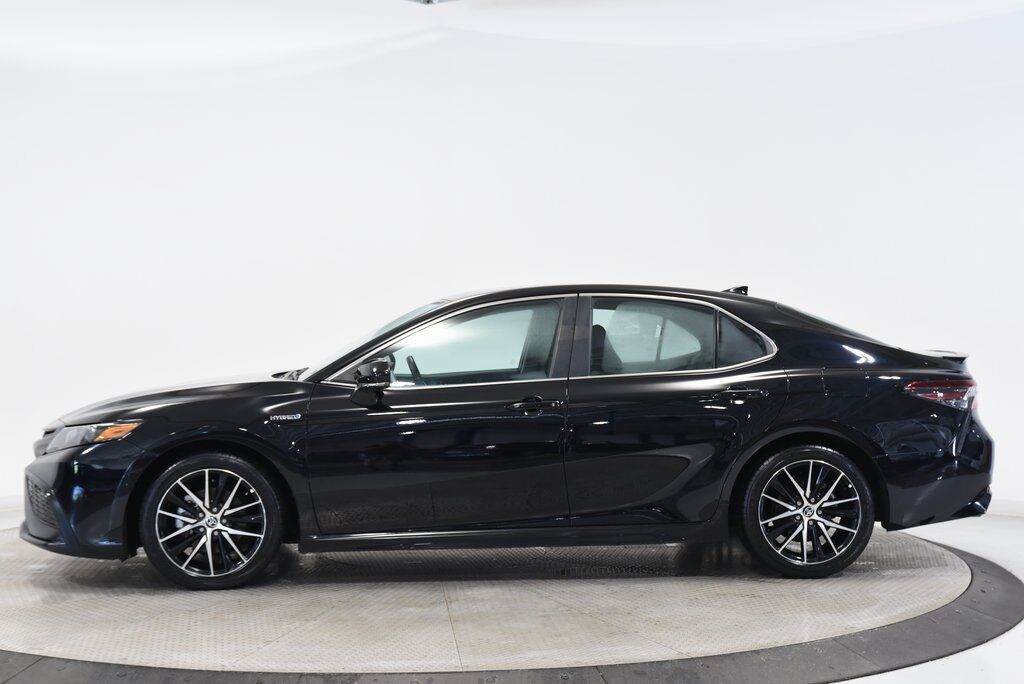 2021 Toyota Camry Hybrid SE Akron