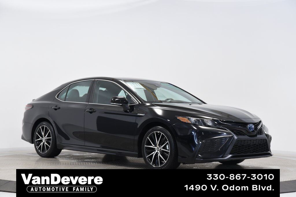 2021 Toyota Camry Hybrid SE Akron