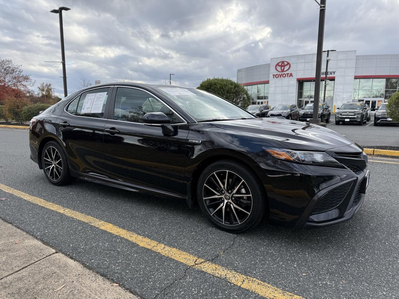 2021 Toyota Camry Hybrid SE