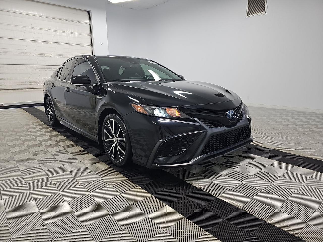 2021 Toyota Camry Hybrid SE