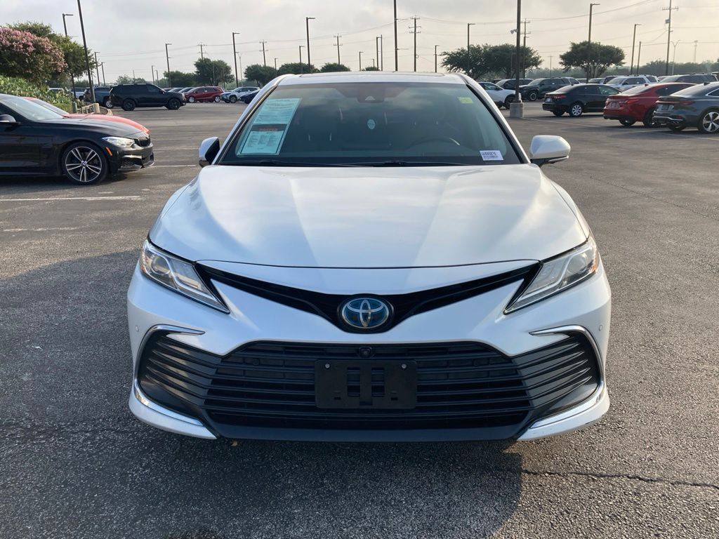 2021 Toyota Camry Hybrid XLE