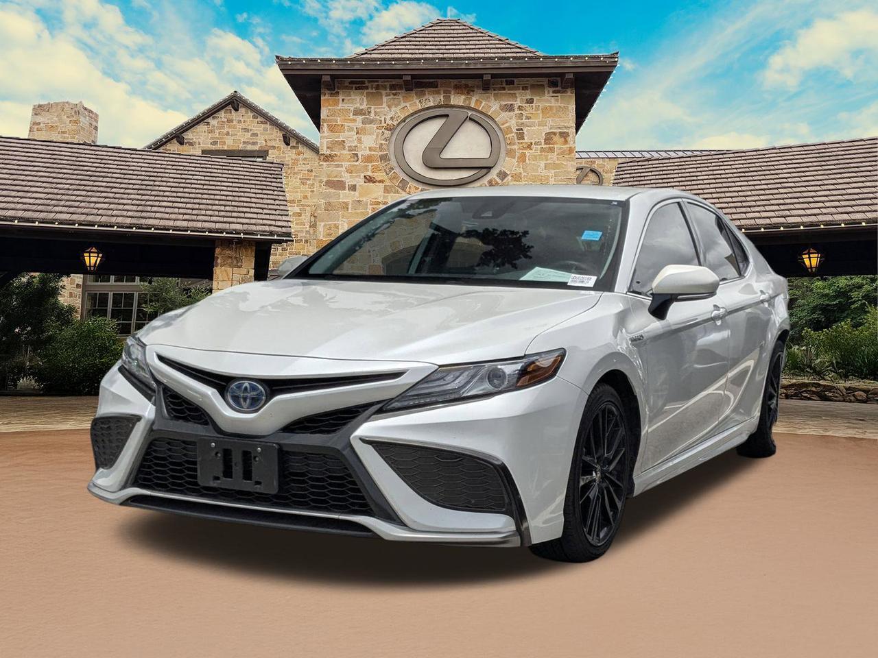 2021 Toyota Camry Hybrid XSE