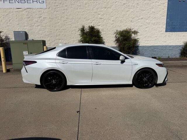 2021 Toyota Camry Hybrid XSE