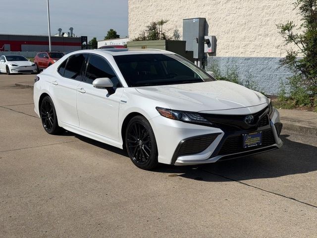 2021 Toyota Camry Hybrid XSE