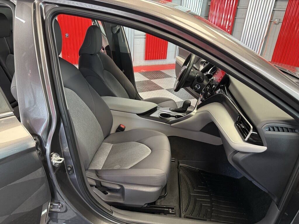 2021 Toyota Camry LE Royal Oak MI