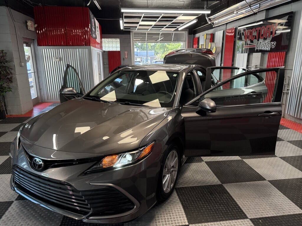 2021 Toyota Camry LE Royal Oak MI