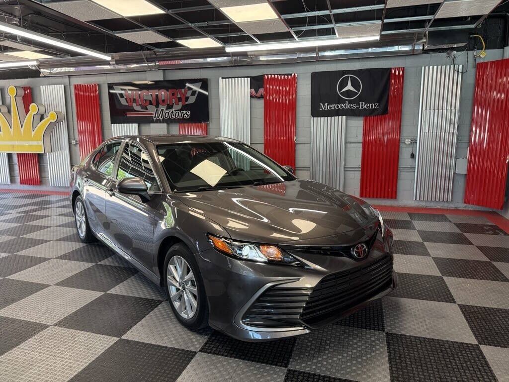 2021 Toyota Camry LE Royal Oak MI