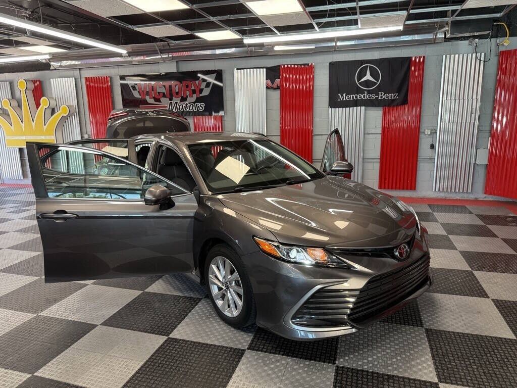 2021 Toyota Camry LE Royal Oak MI