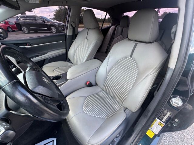 2021 Toyota Camry SE photo 10