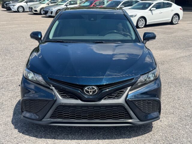 2021 Toyota Camry SE photo 3