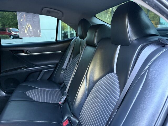 2021 Toyota Camry SE photo 25