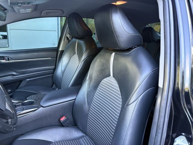 2021 Toyota Camry SE photo 12