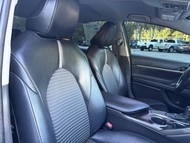 2021 Toyota Camry SE photo 31