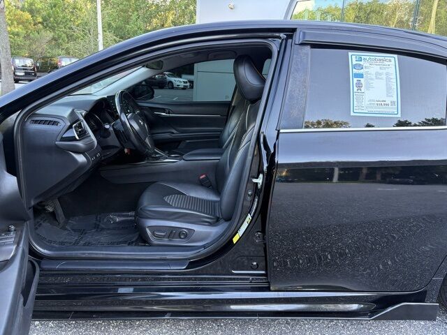 2021 Toyota Camry SE photo 11
