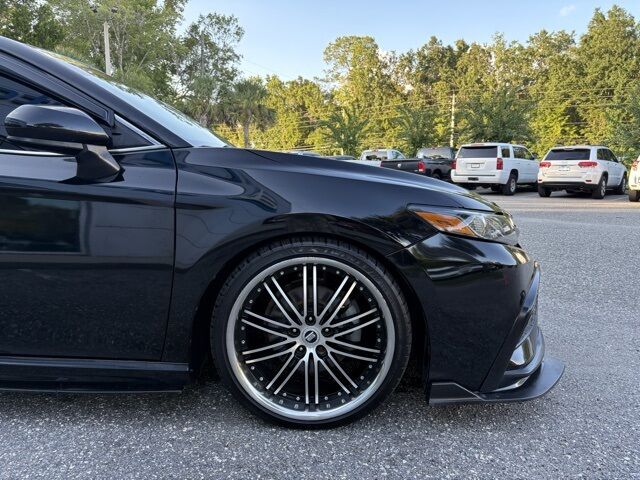 2021 Toyota Camry SE photo 32