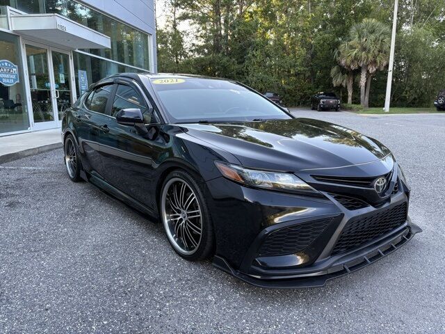 2021 Toyota Camry SE photo 7