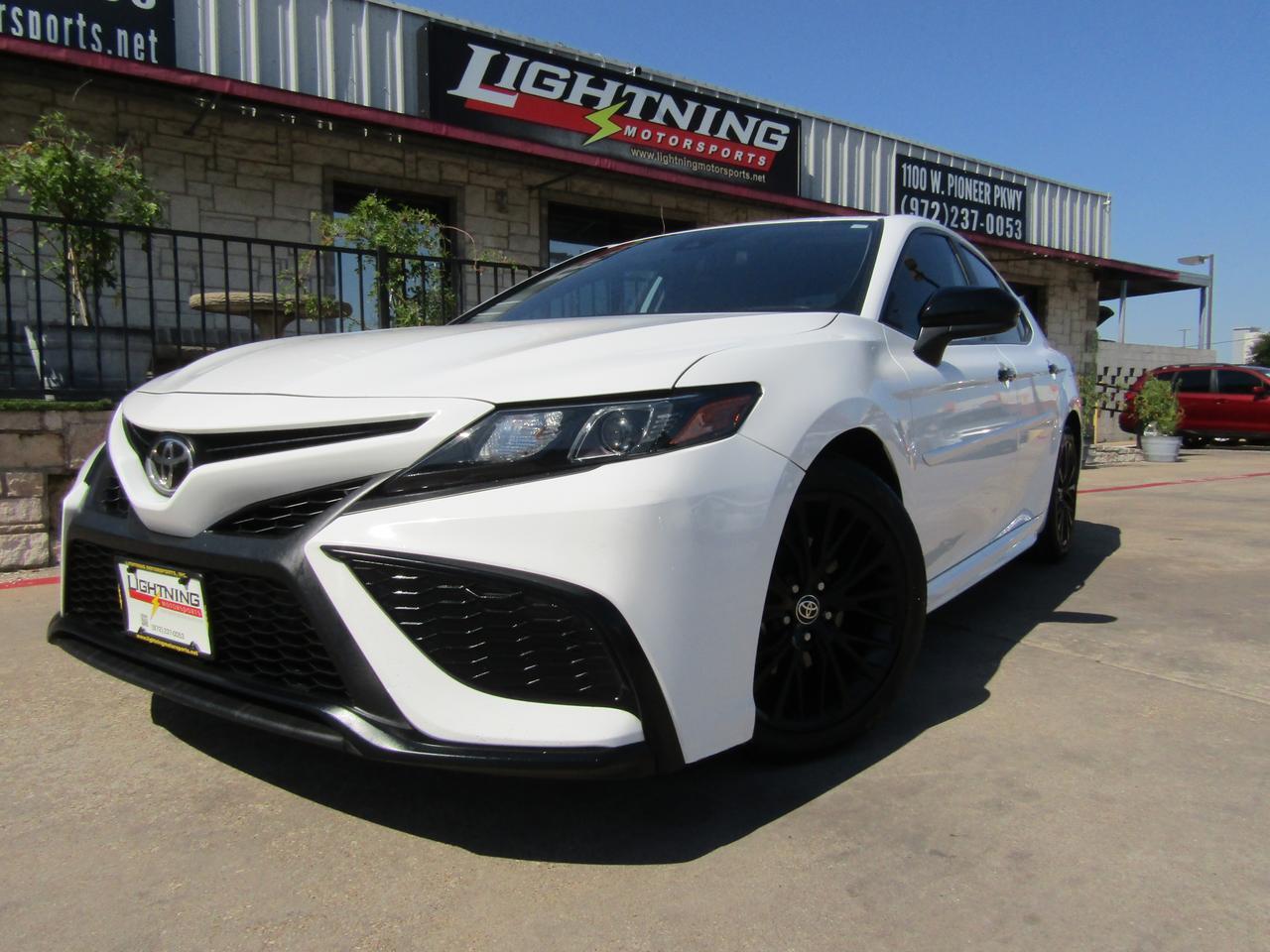 2021 Toyota Camry SE Nightshade Auto (Natl)