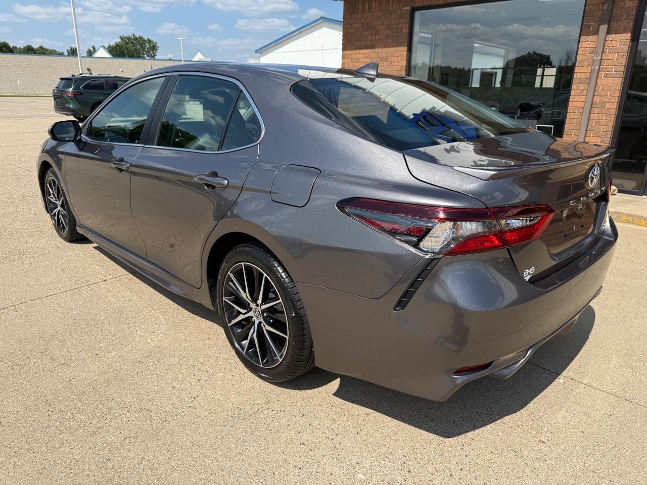 2021 Toyota Camry SE Nightshade Edition | SE Middleville MI