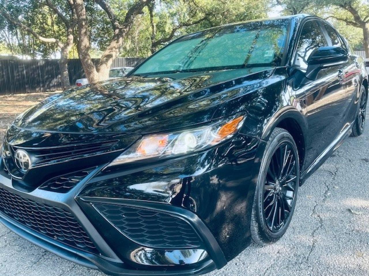 2021 Toyota Camry SE photo 4