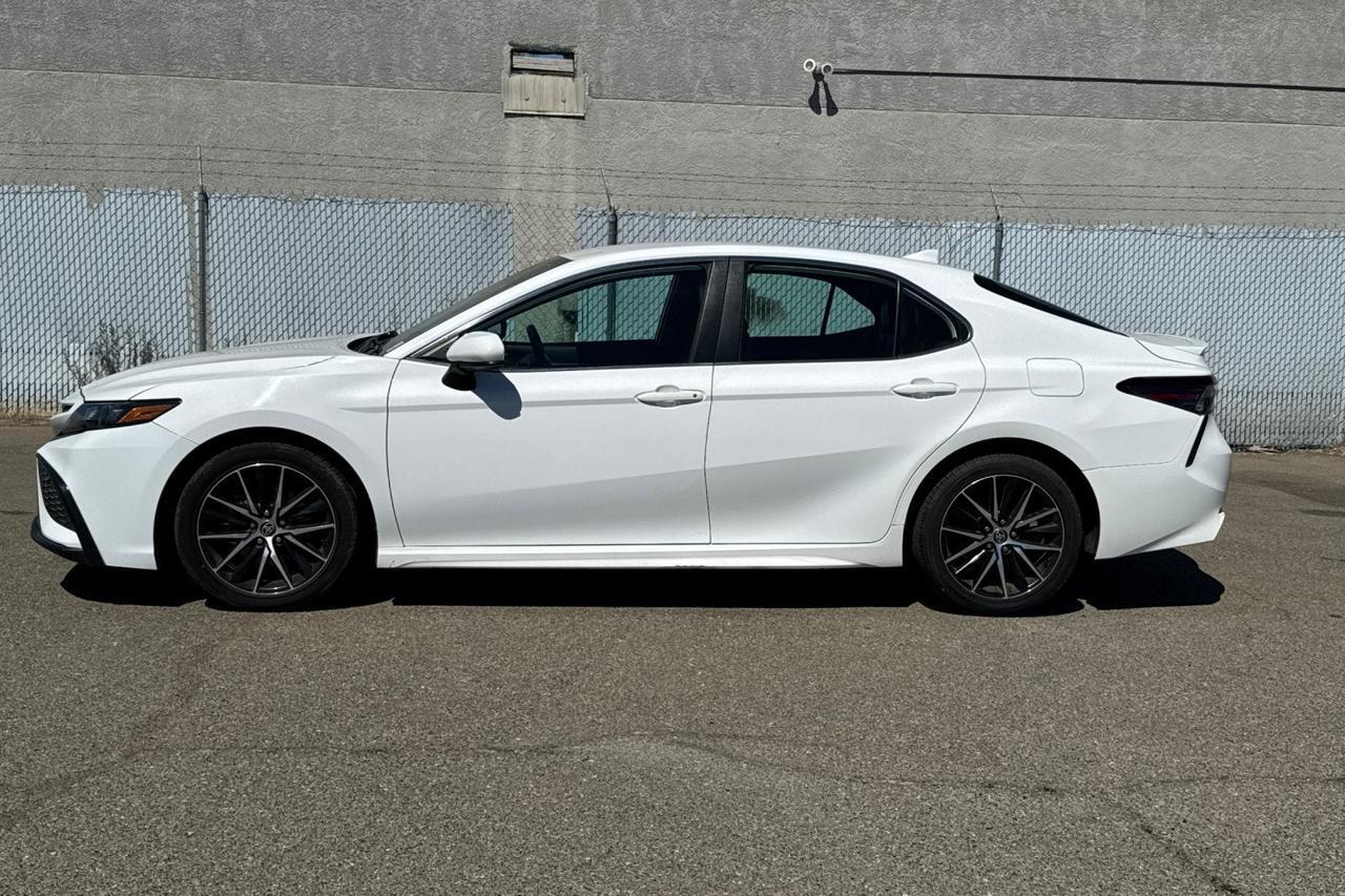 2021 Toyota Camry SE