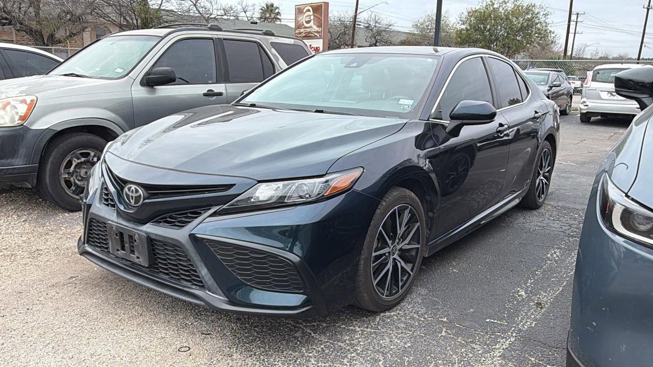 2021 Toyota Camry SE
