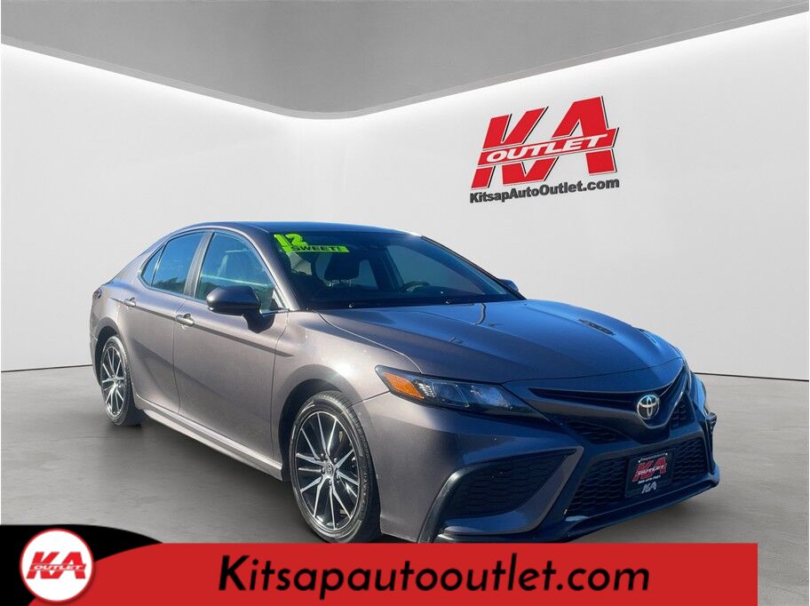 2021 Toyota Camry SE Sedan 4D