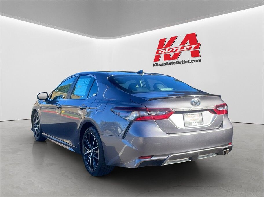 2021 Toyota Camry SE Sedan 4D