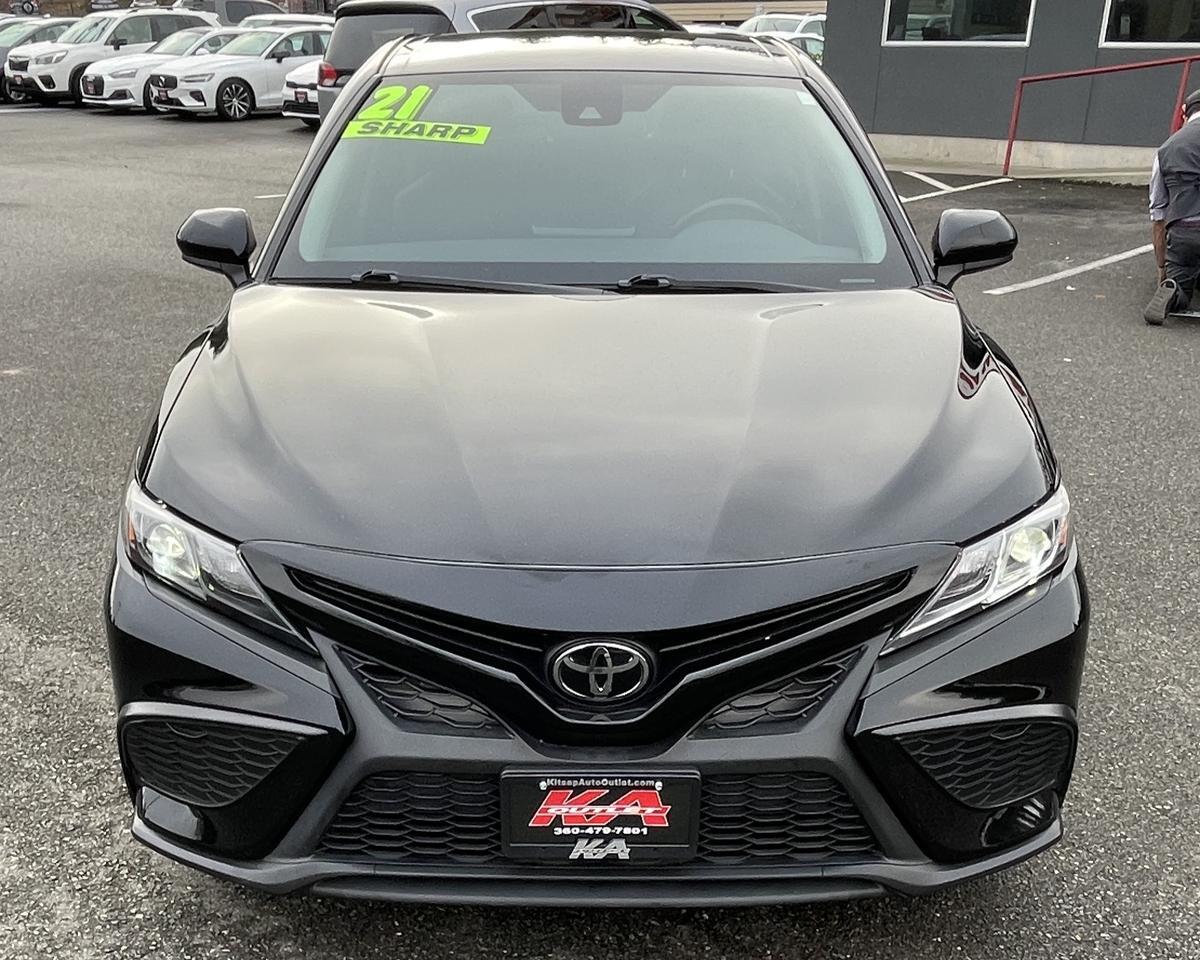 2021 Toyota Camry SE Sedan 4D