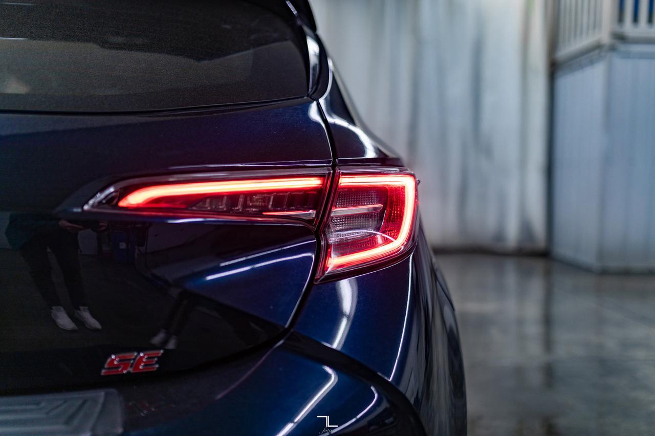 2021 Toyota Corolla SE Hatchback Manual BCam Red Deer AB