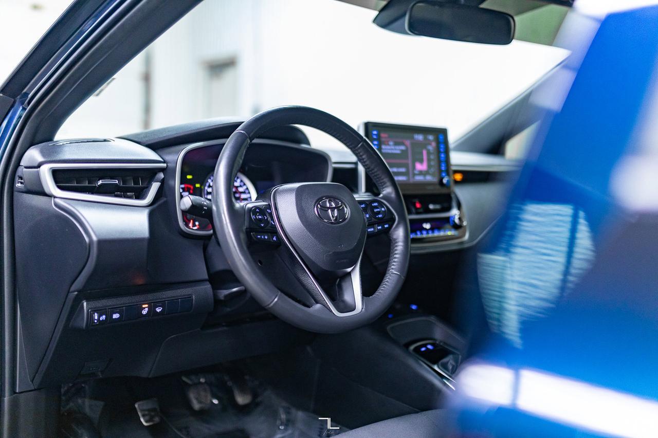 2021 Toyota Corolla SE Hatchback Manual BCam Red Deer AB