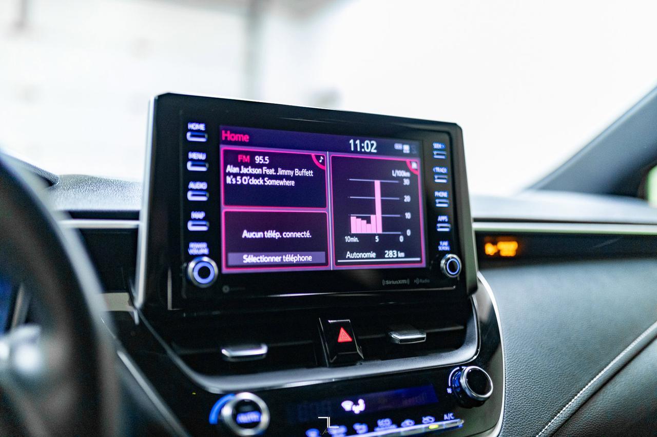 2021 Toyota Corolla SE Hatchback Manual BCam Red Deer AB