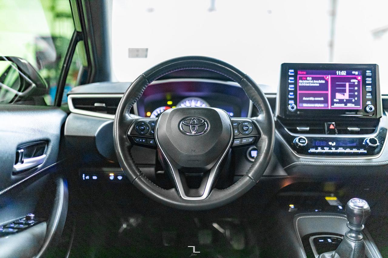 2021 Toyota Corolla SE Hatchback Manual BCam Red Deer AB